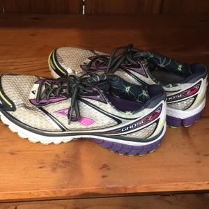Brooks running sneakers